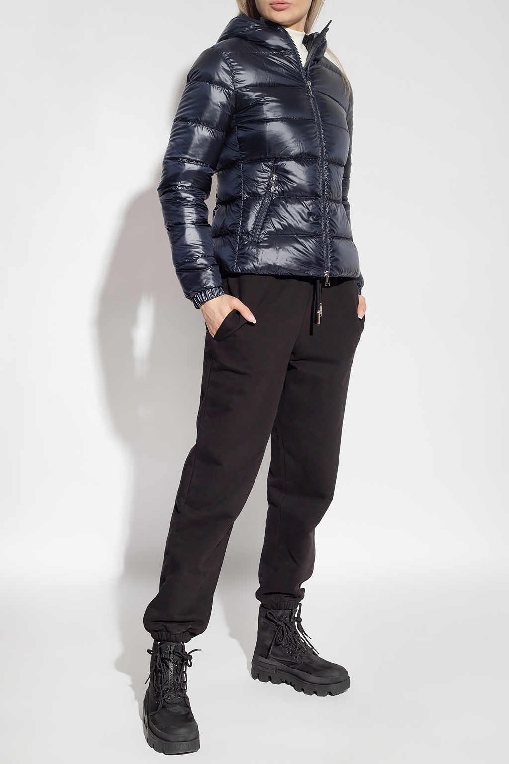 MONCLER セレロコハッチハファシャケット K10931A000255988M 051 Moncler Men's Badge Logo Quarter Zip Sweat in Black Moncler